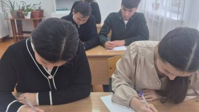 9 сынып оқушыларымен "Өзіме хат: Мен өз отбасымда нені өзгерткім келеді?".