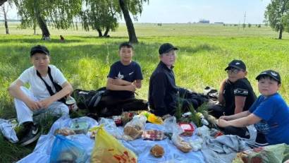 Мектебіміздің 1-11-сынып оқушылары жорыққа (походқа) шықты. 